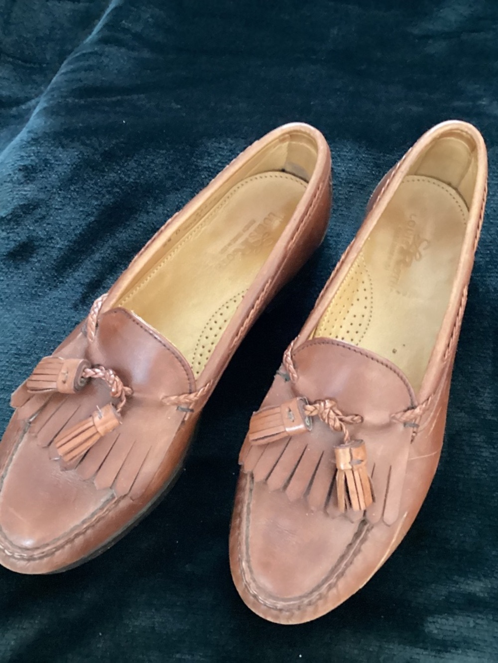 Louis Roth, men’s slip-on loafers, size 8.5D, all leather, tassels, gently used
